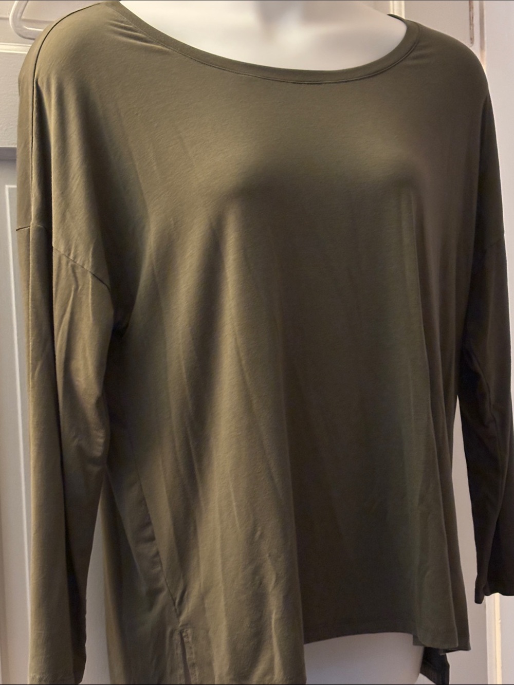 Olive Green Long-Sleeve Crew Neck Women’s Tee Shirt XL